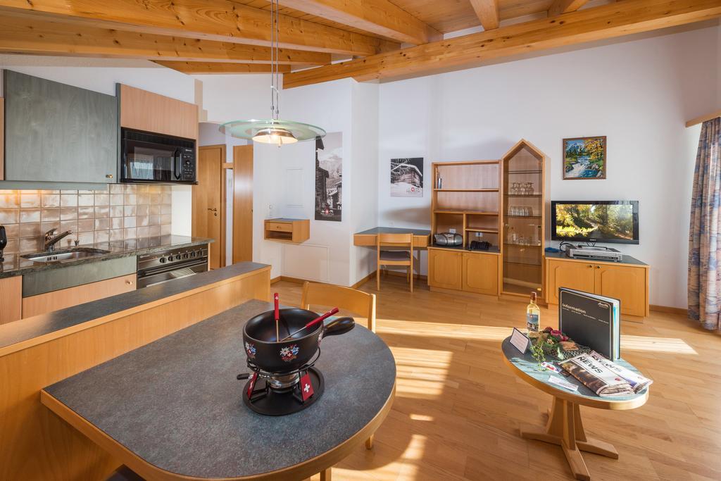 Helvetia Apartments 萨斯费 外观 照片